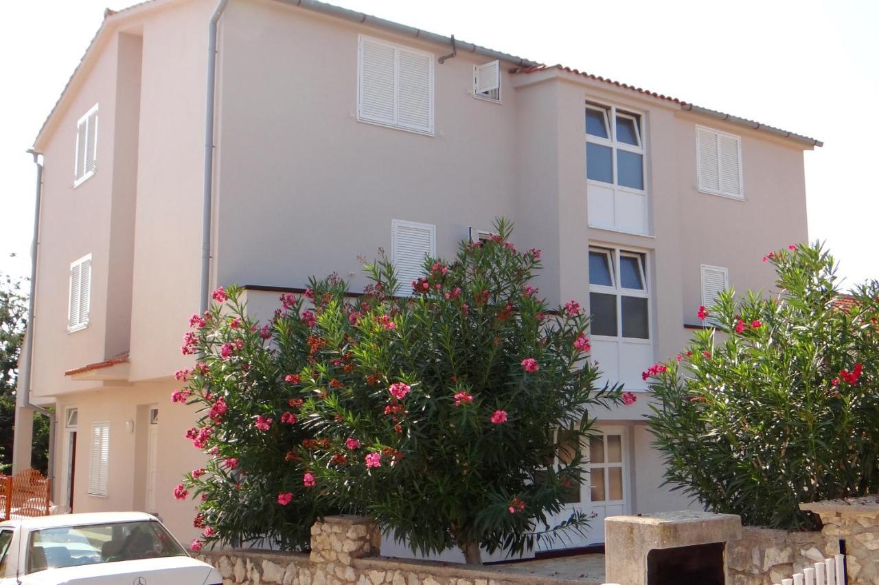 Apartments With A Parking Space Potocnica, Pag - 4096 Стара Новаля Екстериор снимка