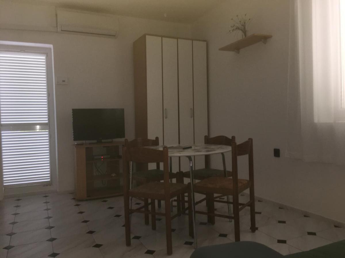 Apartments With A Parking Space Potocnica, Pag - 4096 Стара Новаля Екстериор снимка